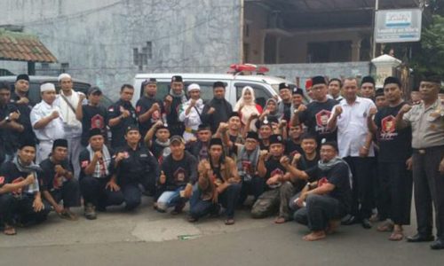 Bang Japar Komcam Pasar Minggu Serahkan Ambulance Gratis Kepada Ketua Umum