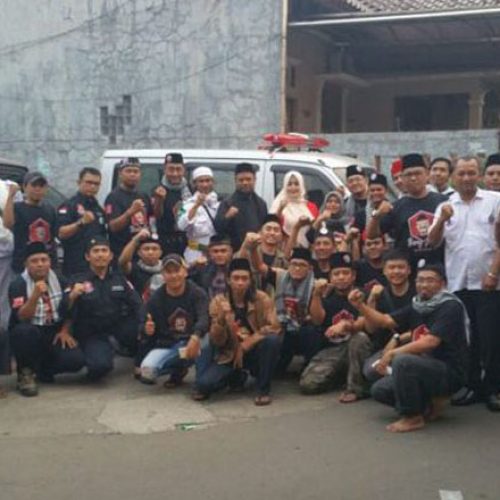 Bang Japar Komcam Pasar Minggu Serahkan Ambulance Gratis Kepada Ketua Umum