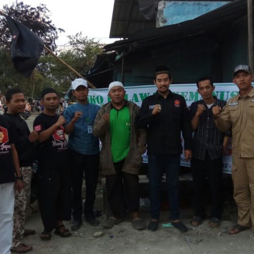 Bang Japar Pulogadung Jaktim Sinergis bersama FPI dan LPI di Musibah Kebakaran Duren Sawit