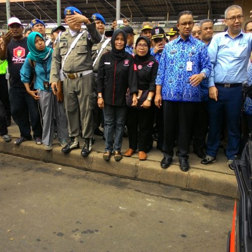 Bang Japar Kecamatan Tanah Abang Kawal Kunjungan Gubernur DKI Jakarta dan Jajarannya dalam Penataan Pasar Tanah Abang Jakpus