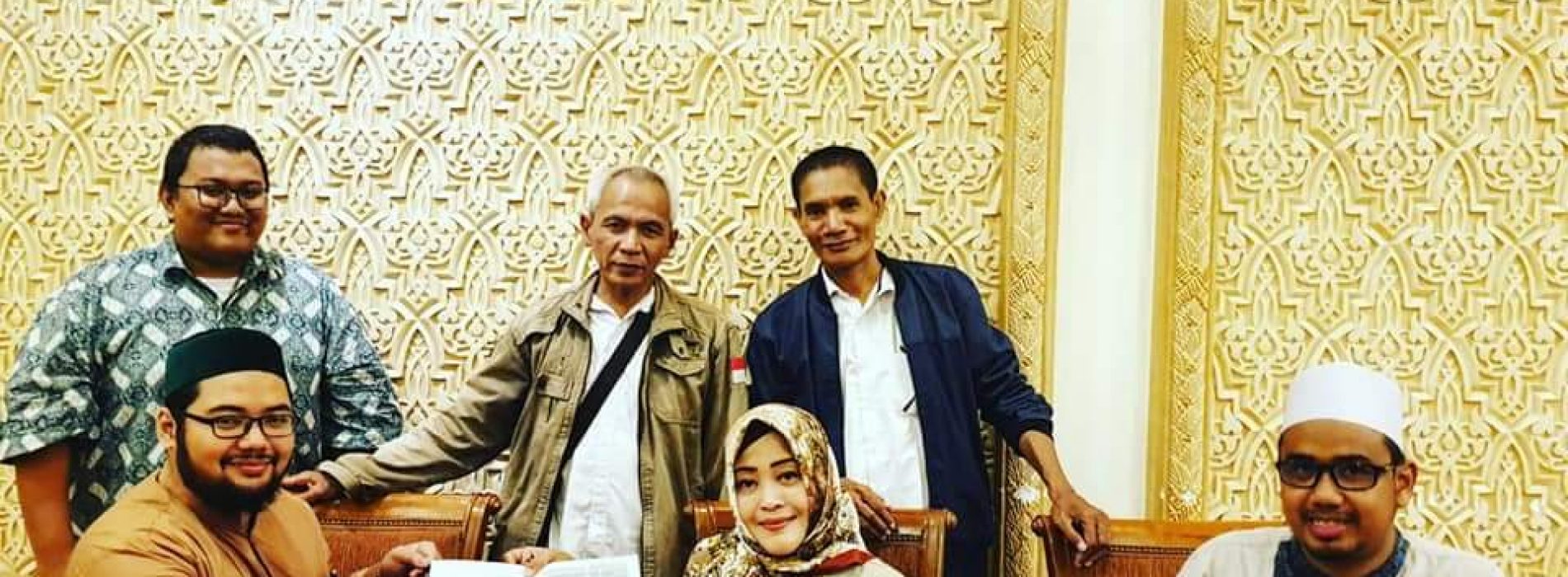 FAHIRA IDRIS Calon Anggota DPD RI Dapil DKI Jakarta tandatangan PAKTA INTEGRITAS langsung yang dikeluarkan oleh DPP Front Pembela Islam (FPI)