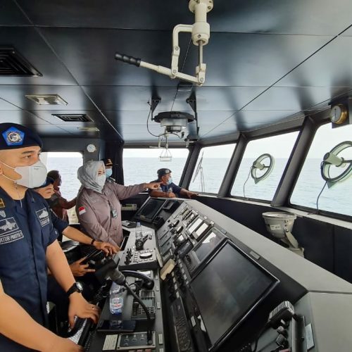Fahira Idris hadir Patroli Keselamatan Maritim di wilayah Teluk Jakarta bersama KPLP, KSU Tanjung Priok, Distrik Navigasi Kelas I Tanjung Priok, KSOP Pulau Seribu dan BKKP.