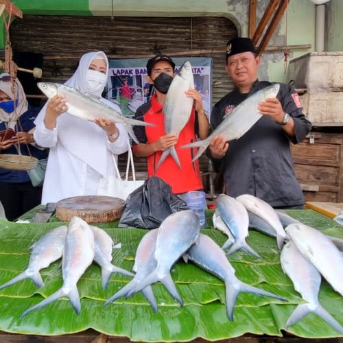 Fahira Idris kunjungi Festival Pasar Ikan Bandeng Rawa Belong Jakarta Barat.