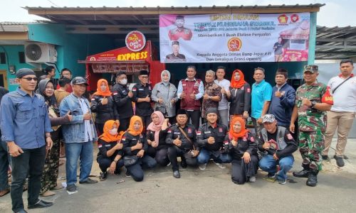 Fahira Idris hadiri Peresmian UMKM Binaan Bang Thopaz Anggota DPRD Provinsi DKI Jakarta di Bang Japar Duren Sawit Jaktim.