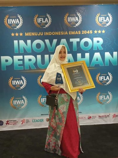 Fahira Idris terima Penghargaan Inovator Perubahan.